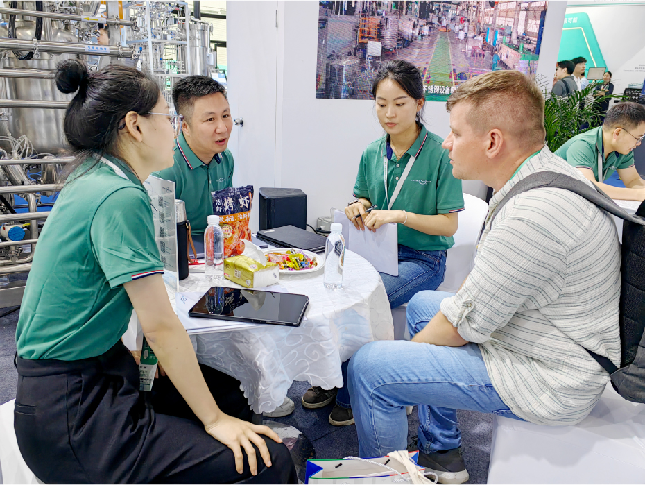 Live Coverage of CPHI & PMEC China 2025 | Jhenten Machinerys Shanghai Exhibition: A Crowd Sensation with Non-Stop Excitement!!(圖2)