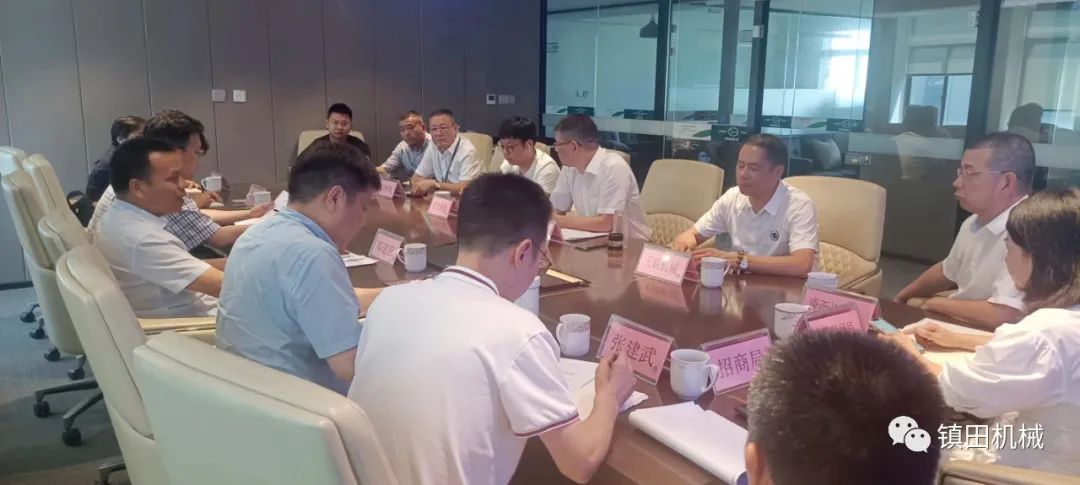 溫州市政協(xié)副主席鄭建忠來(lái)我司調(diào)研智能裝備制造產(chǎn)業(yè)發(fā)展工作(圖2) 溫州市政協(xié)副主席鄭建忠來(lái)我司調(diào)研智能裝備制造產(chǎn)業(yè)發(fā)展工作(圖2)